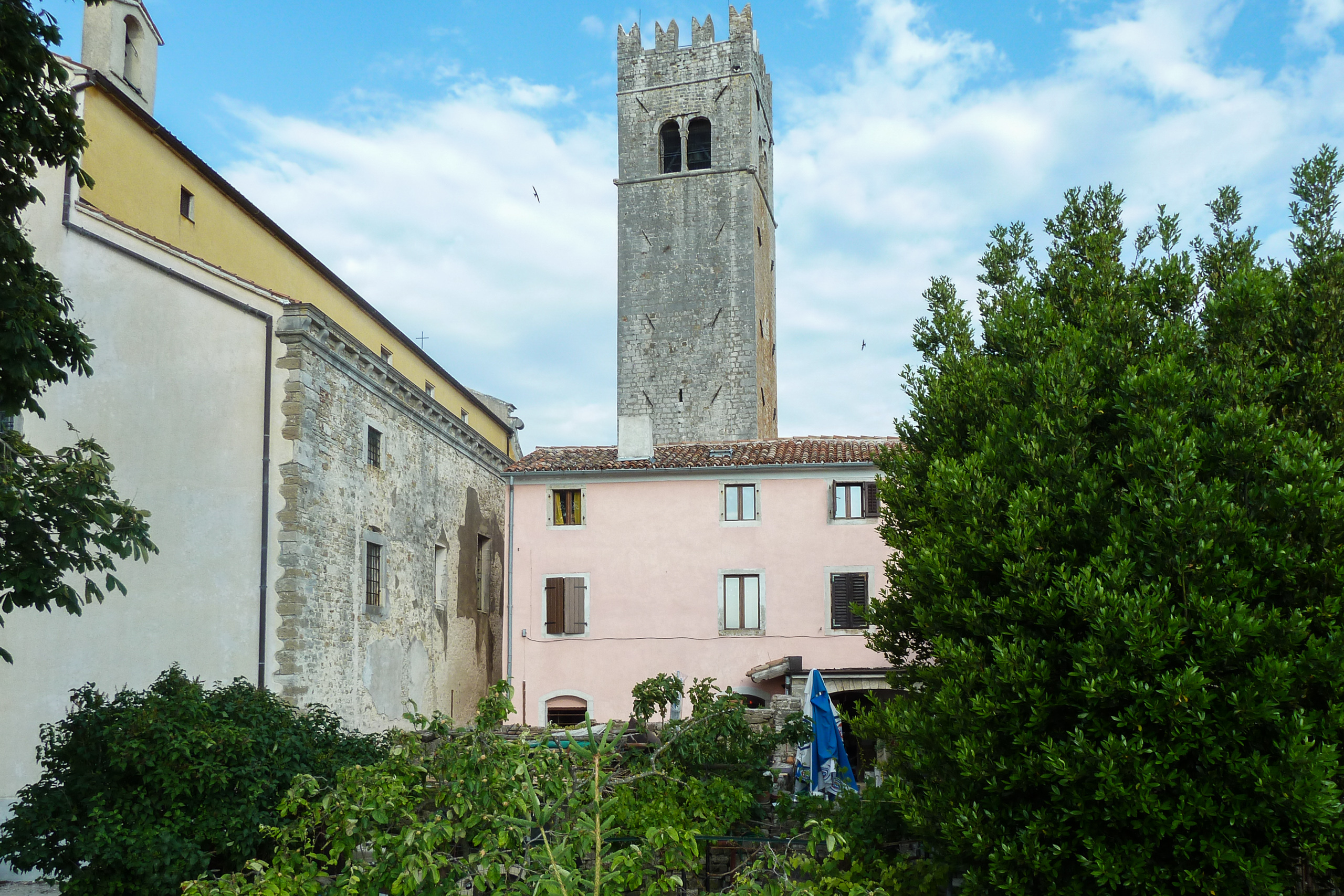 Buzet – mittelalterlicher Turm im Stadtkern